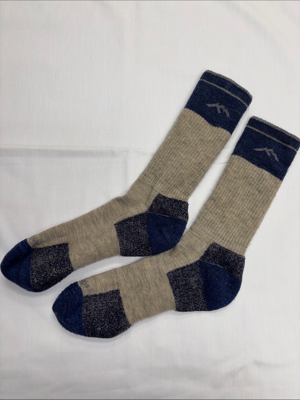 Darn Tough cushioned merino wool socks L